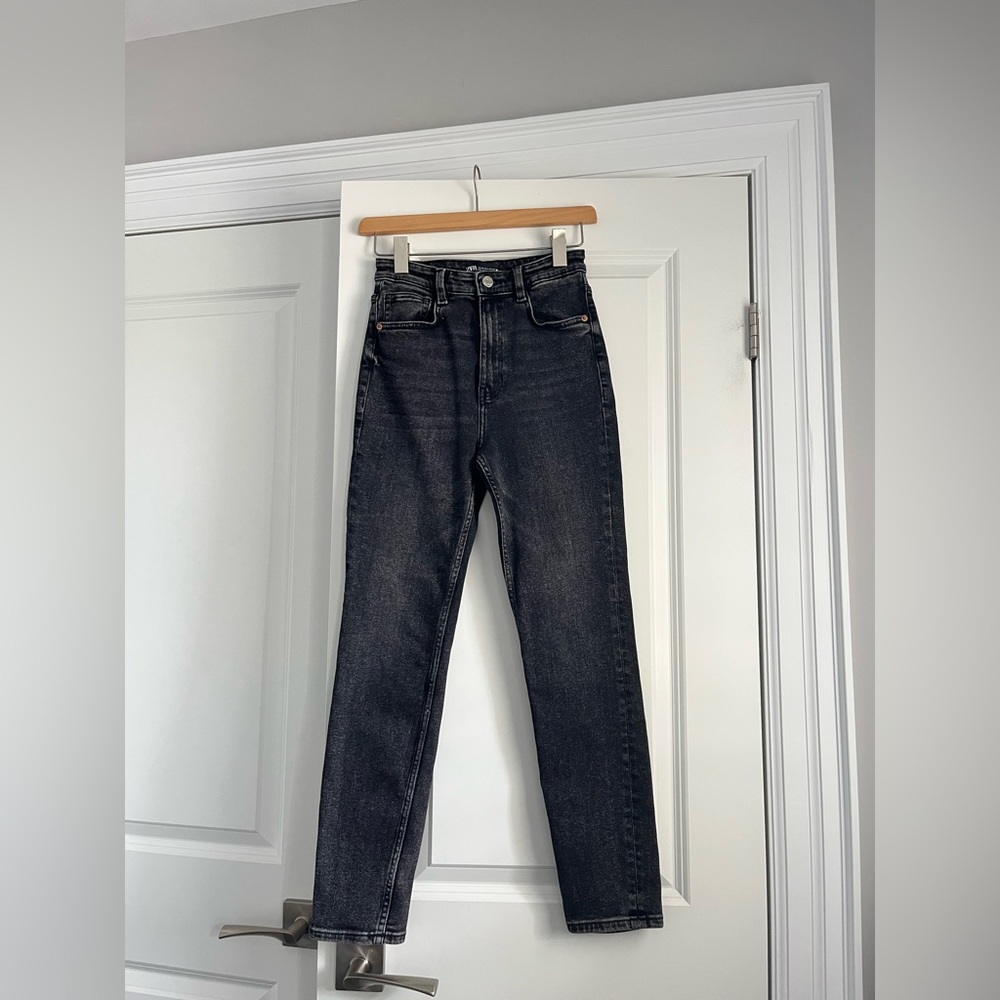 Zara Women’s Black Straight Leg Jeans Size 2 High Rise Everyday Denim, Casual